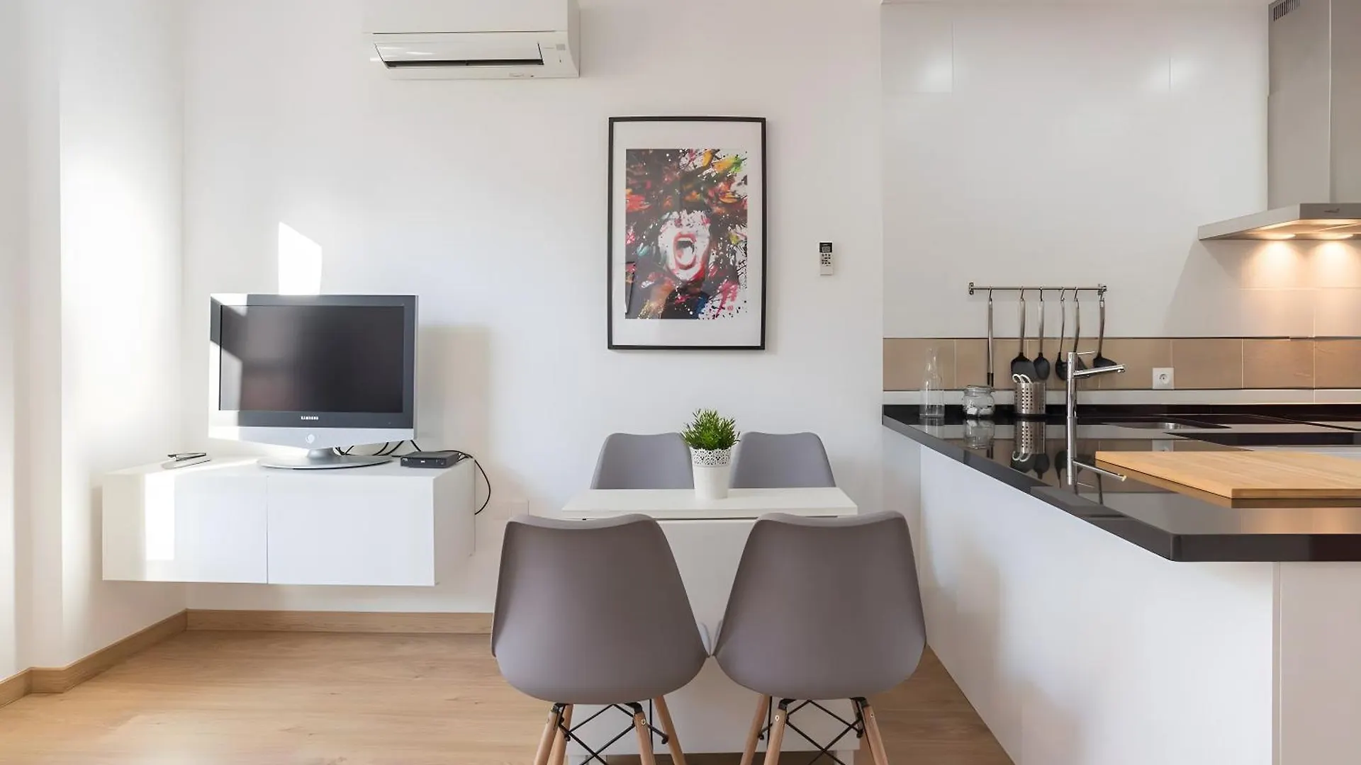 Quiet, Bright And Central Apartment Malaga