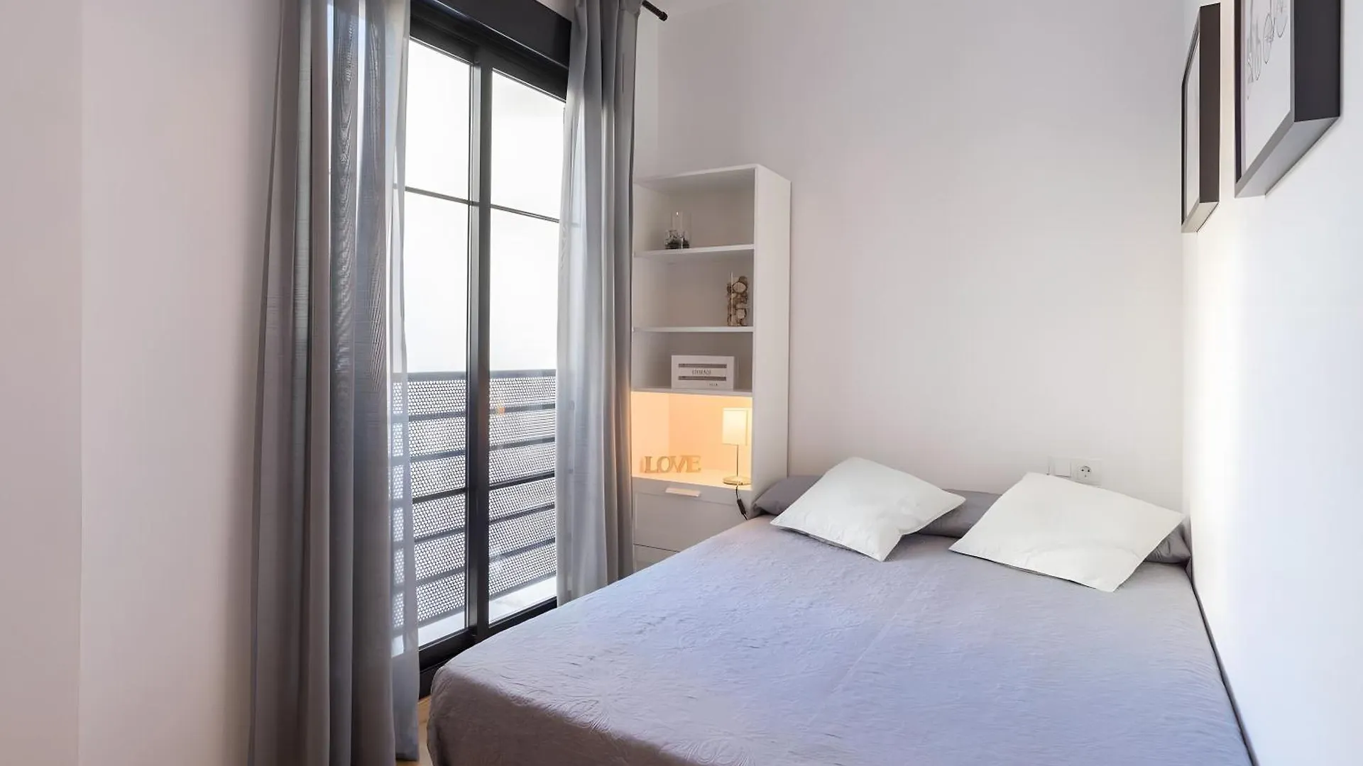 Quiet, Bright And Central Apartment Malaga