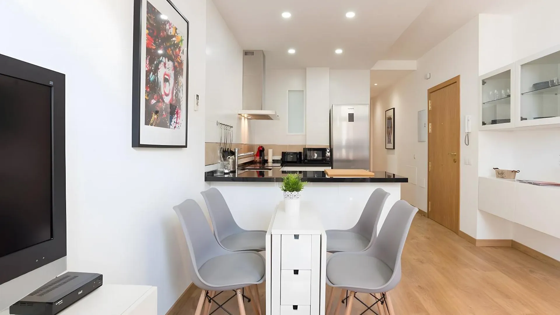 Quiet, Bright And Central Apartment Malaga
