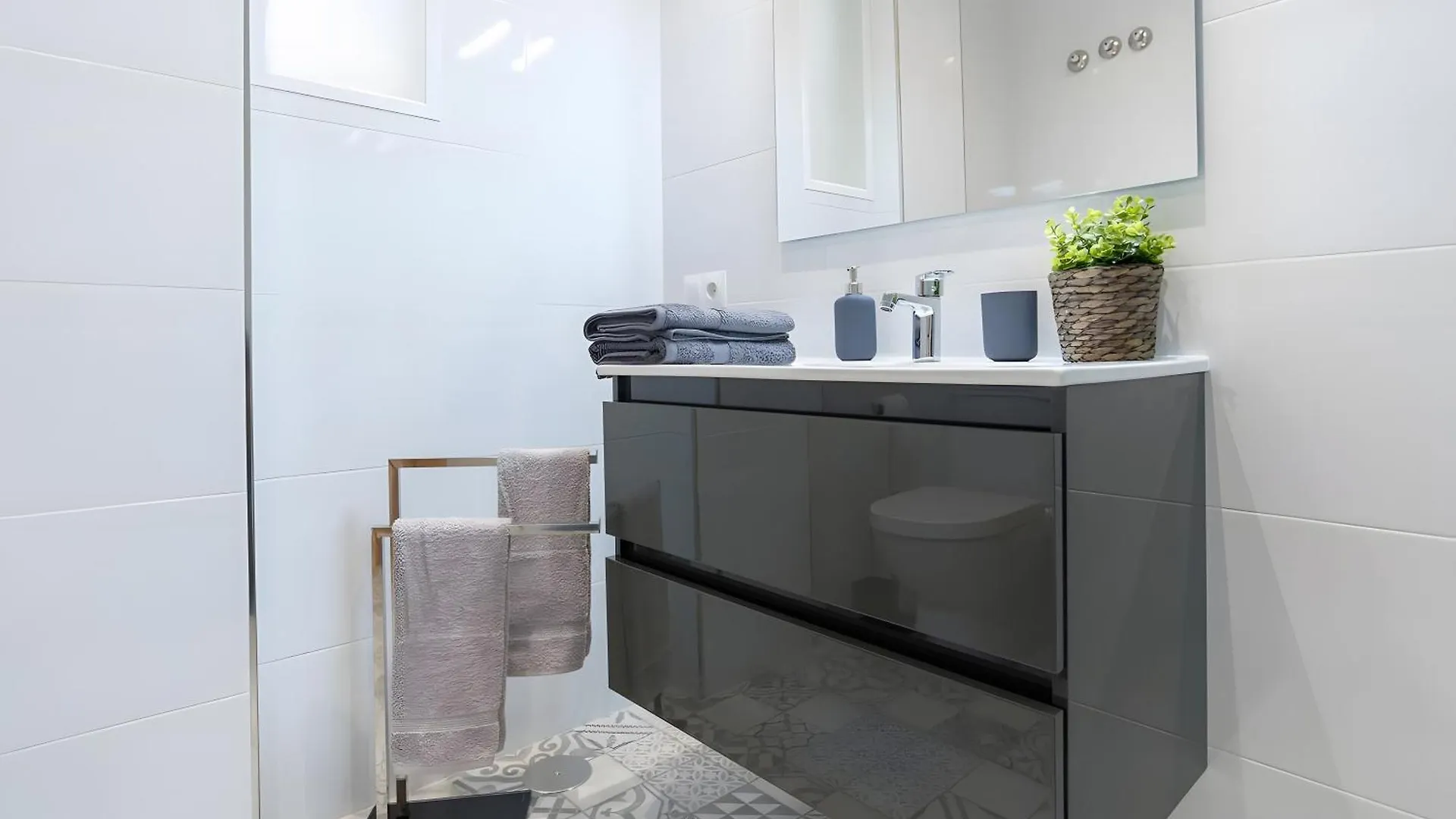 Quiet, Bright And Central Apartment Malaga Spain